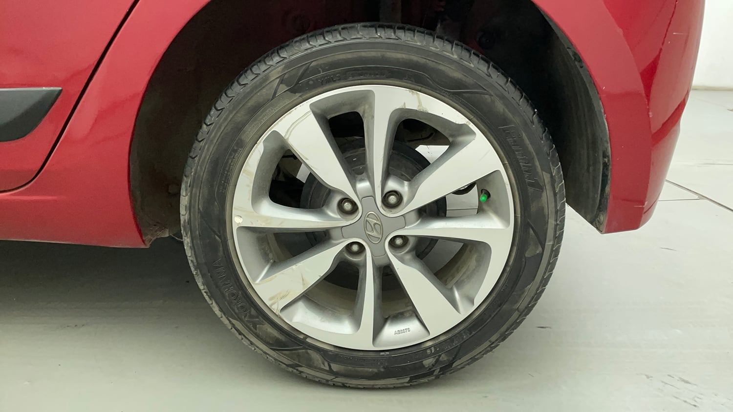 Used 2017 Hyundai Elite i20 Asta 1.2 (O) Petrol Manual tyres LEFT REAR TYRE RIM VIEW