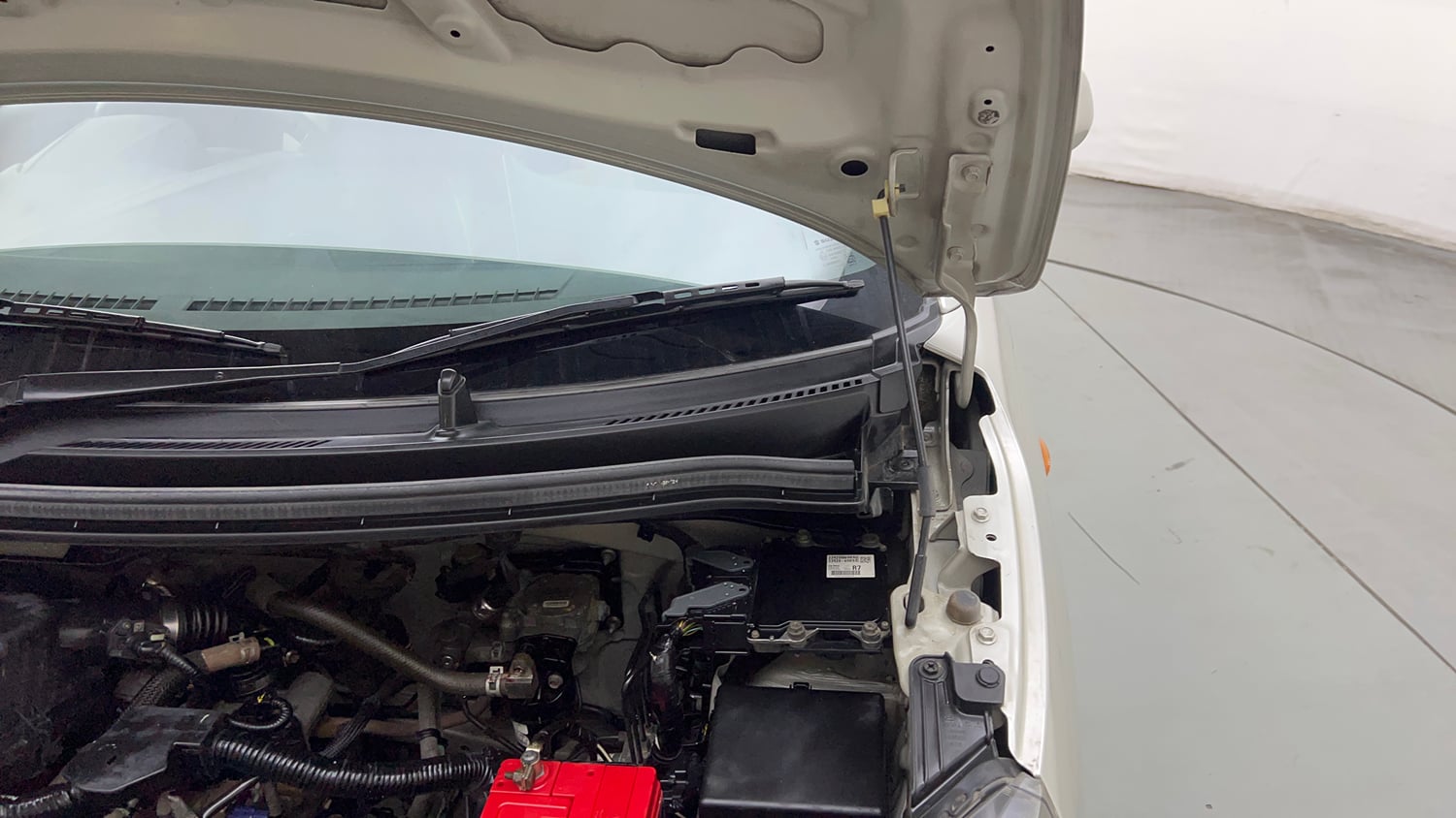 Used 2022 Maruti Suzuki Wagon R LXI 1.0 CNG Cng Manual engine ENGINE LEFT SIDE HINGE & APRON VIEW
