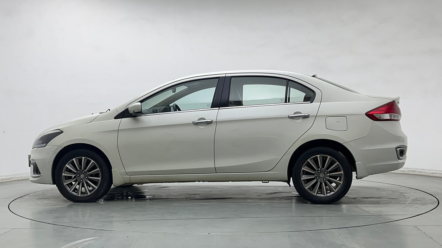 Used 2022 Maruti Suzuki Ciaz Alpha 1.5 AT Petrol Automatic exterior LEFT SIDE VIEW