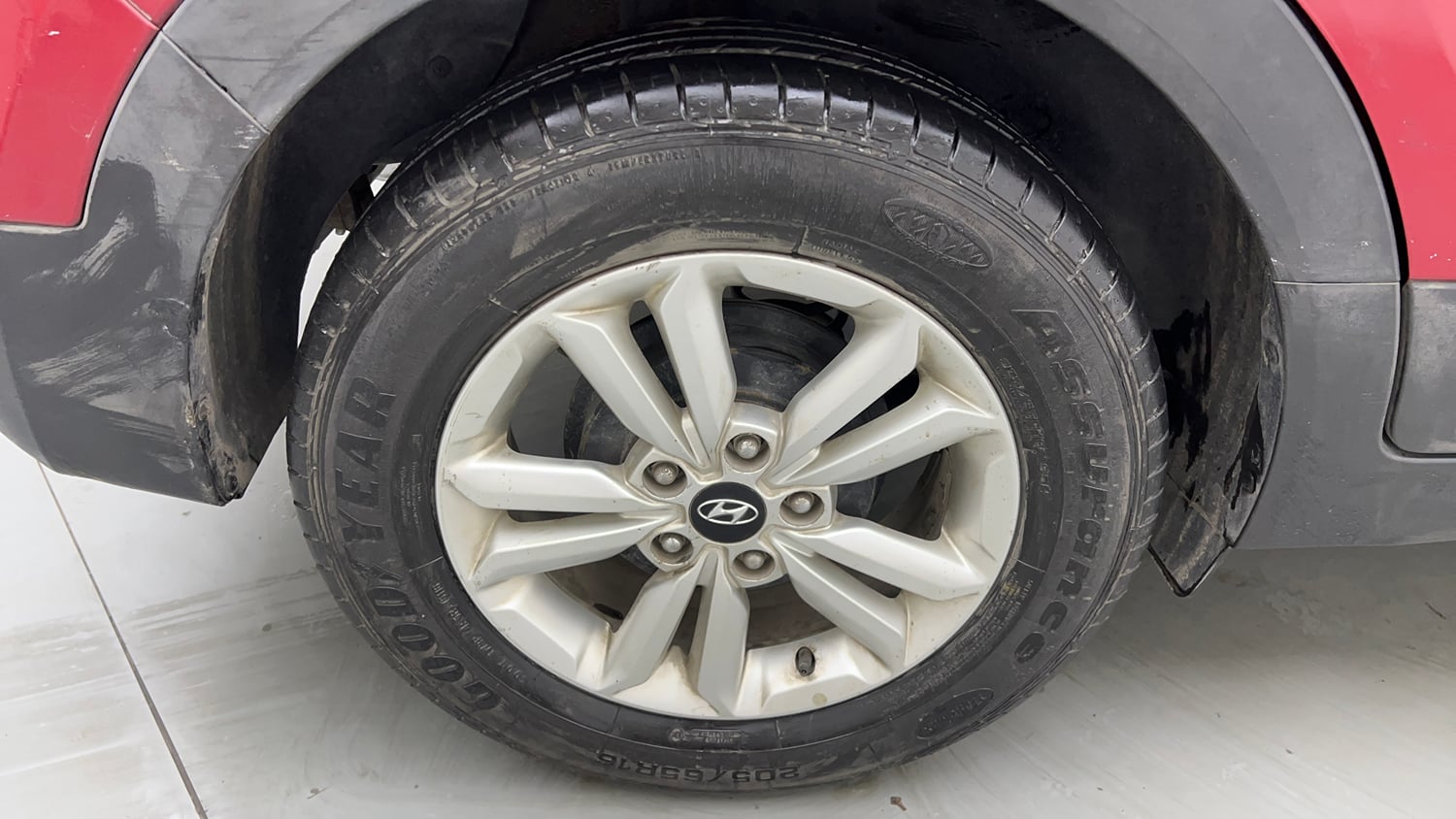 Used 2017 Hyundai Creta 1.6 SX Plus Petrol Petrol Manual tyres RIGHT REAR TYRE RIM VIEW