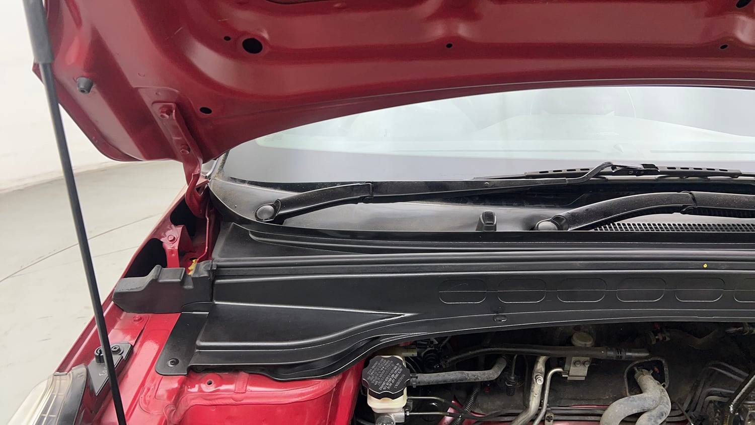 Used 2017 Hyundai Creta 1.6 SX Plus Petrol Petrol Manual engine ENGINE RIGHT SIDE HINGE & APRON VIEW