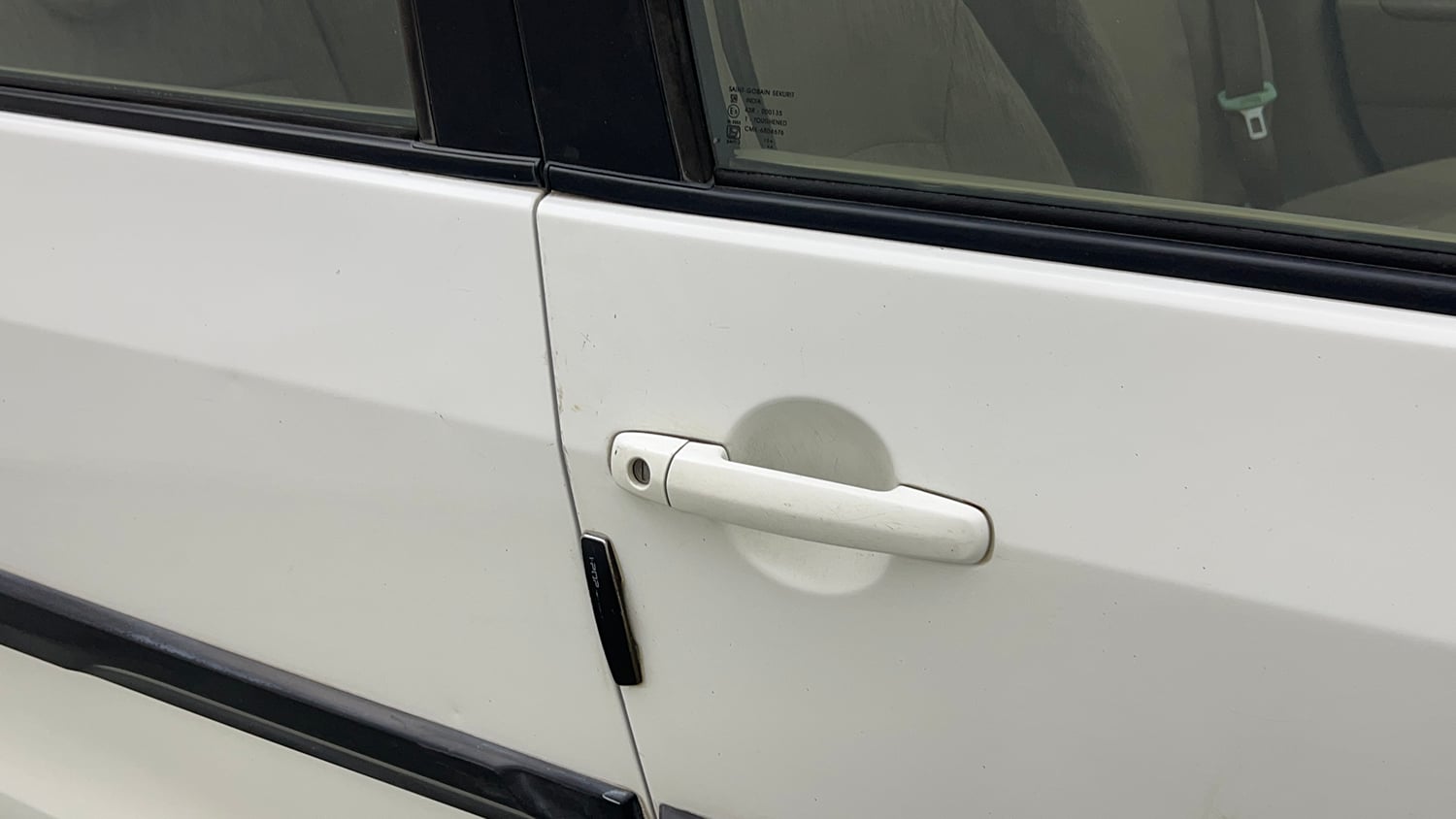 Used 2013 Maruti Suzuki Ertiga Vxi Petrol Manual dents MINOR SCRATCH