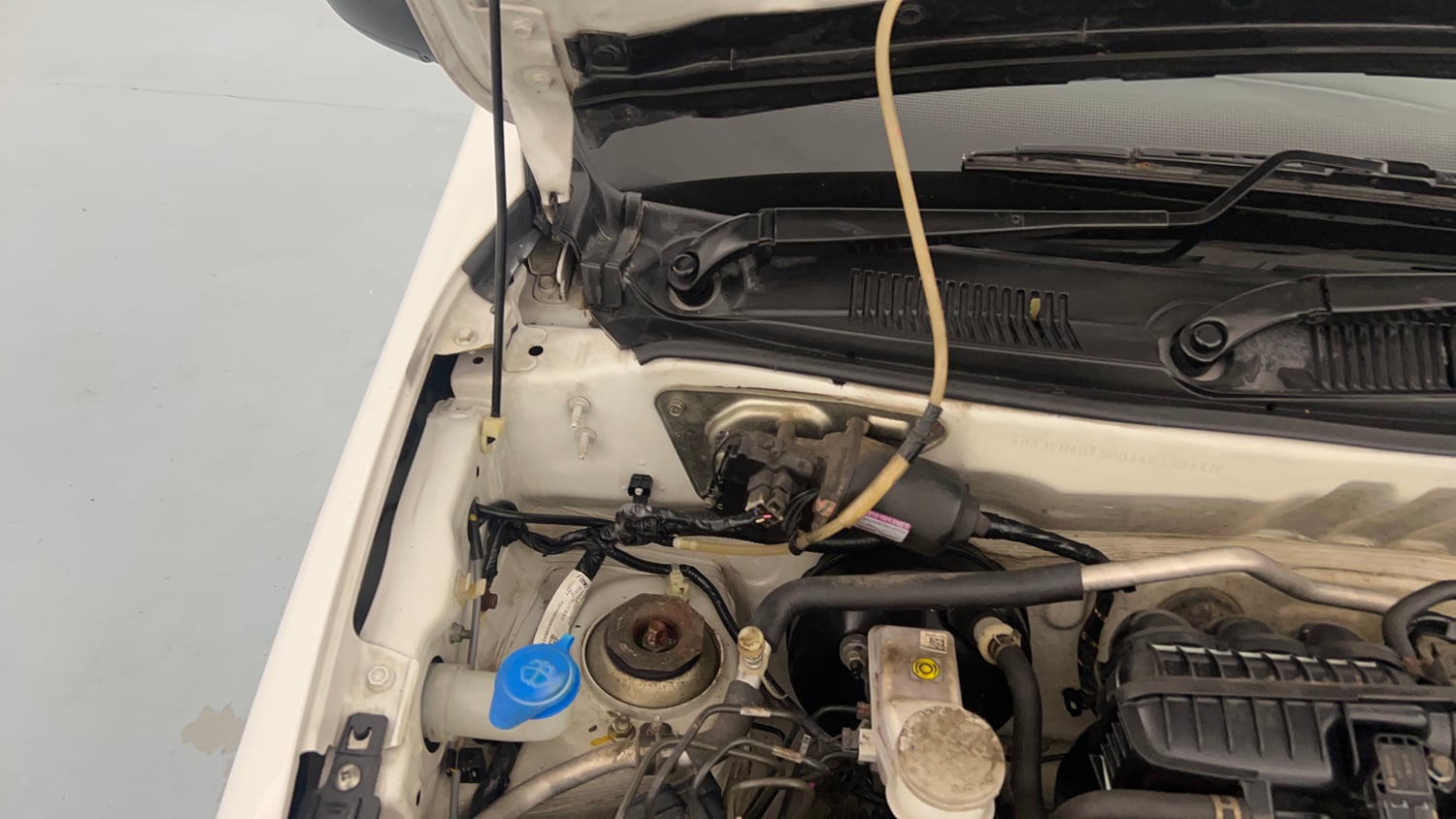 Used 2021 Maruti Suzuki Alto 800 VXi Petrol Manual engine ENGINE RIGHT SIDE HINGE & APRON VIEW