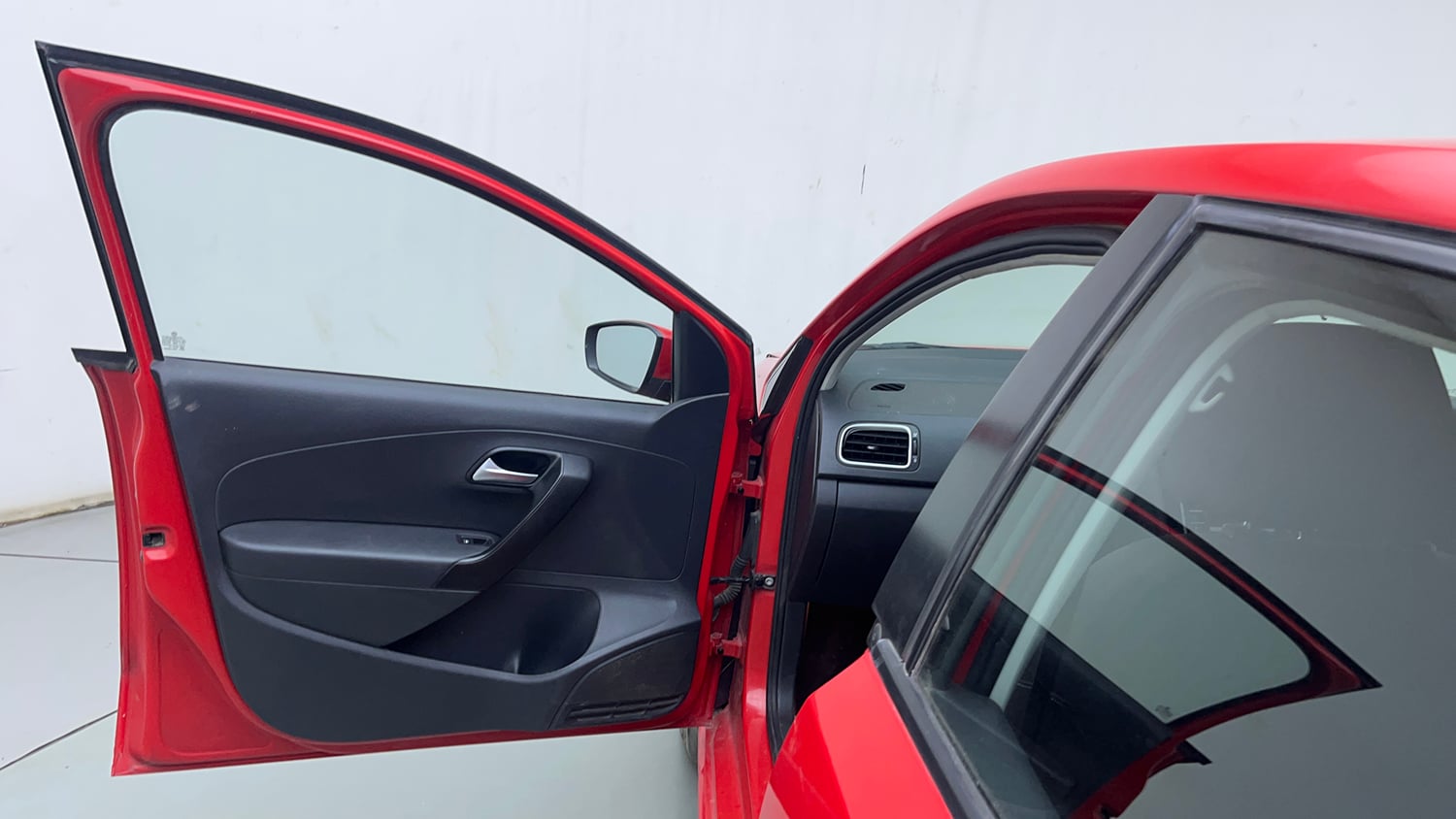 Used 2016 Volkswagen Polo Comfortline 1.2L (P) Petrol Manual interior LEFT FRONT DOOR OPEN VIEW