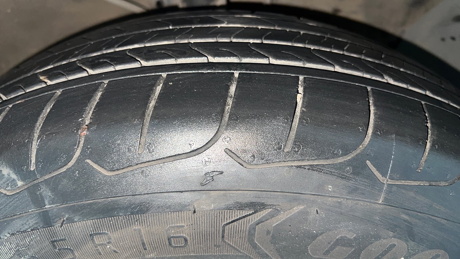 Used 2018 Hyundai Creta SX 1.6 Petrol Petrol Manual tyres RIGHT FRONT TYRE TREAD VIEW