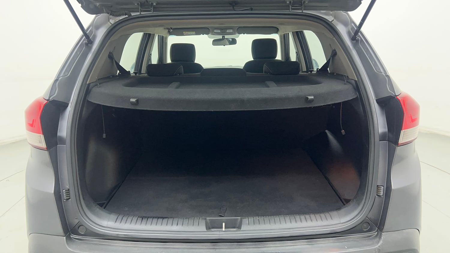 Used 2018 Hyundai Creta SX 1.6 Petrol Petrol Manual interior DICKY INSIDE VIEW