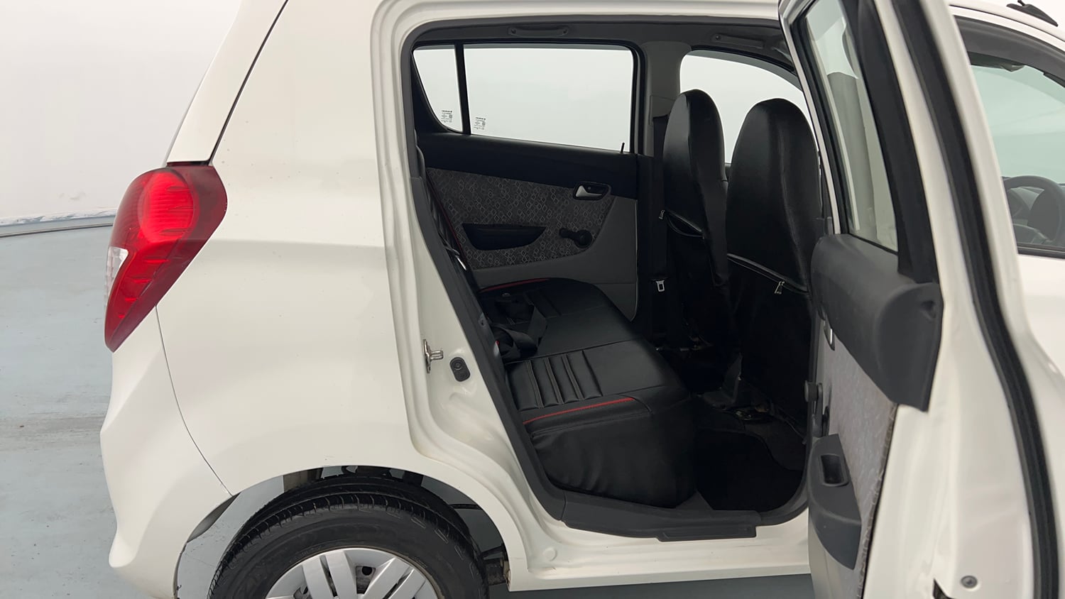 Used 2018 Maruti Suzuki Alto 800 VXi Petrol Manual interior RIGHT SIDE REAR DOOR CABIN VIEW