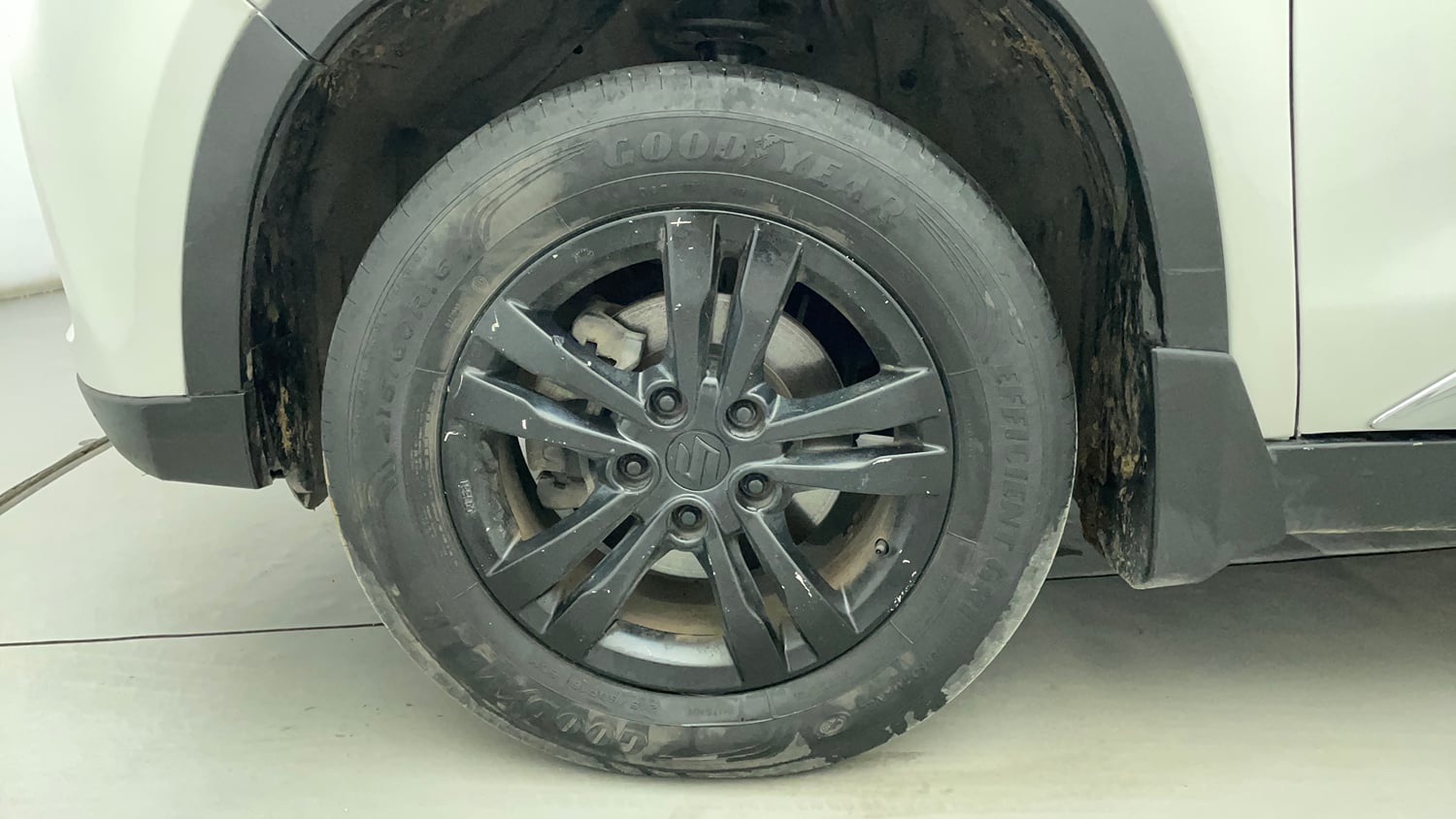 Used 2019 maruti-suzuki Vitara Brezza ZDi Plus AGS Diesel Automatic tyres LEFT FRONT TYRE RIM VIEW