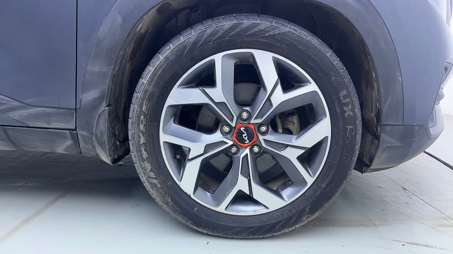 Used 2022 Kia Seltos X Line 1.5 Diesel AT Diesel Automatic tyres RIGHT FRONT TYRE RIM VIEW