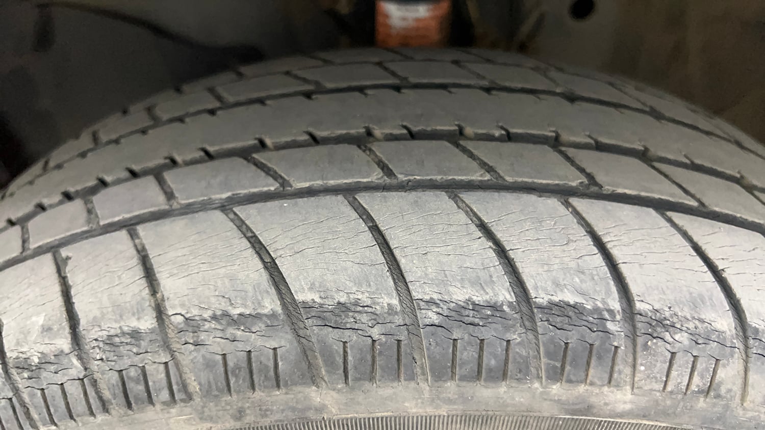 Used 2019 Honda Amaze 1.2 S MT Petrol Petrol Manual tyres LEFT FRONT TYRE TREAD VIEW