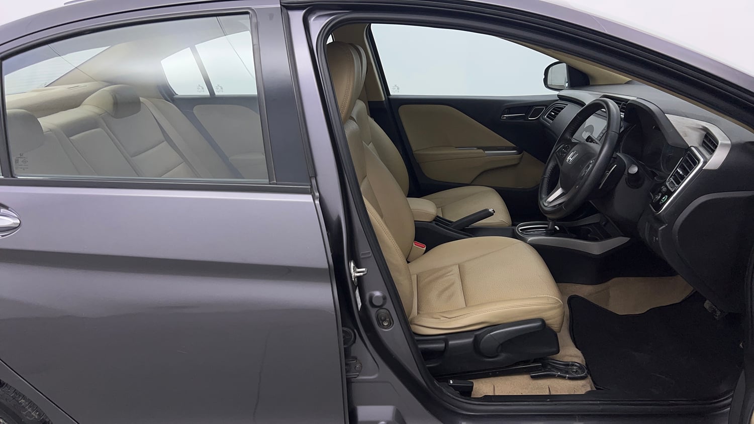 Used 2017 Honda City VX CVT Petrol Petrol Automatic interior RIGHT SIDE FRONT DOOR CABIN VIEW