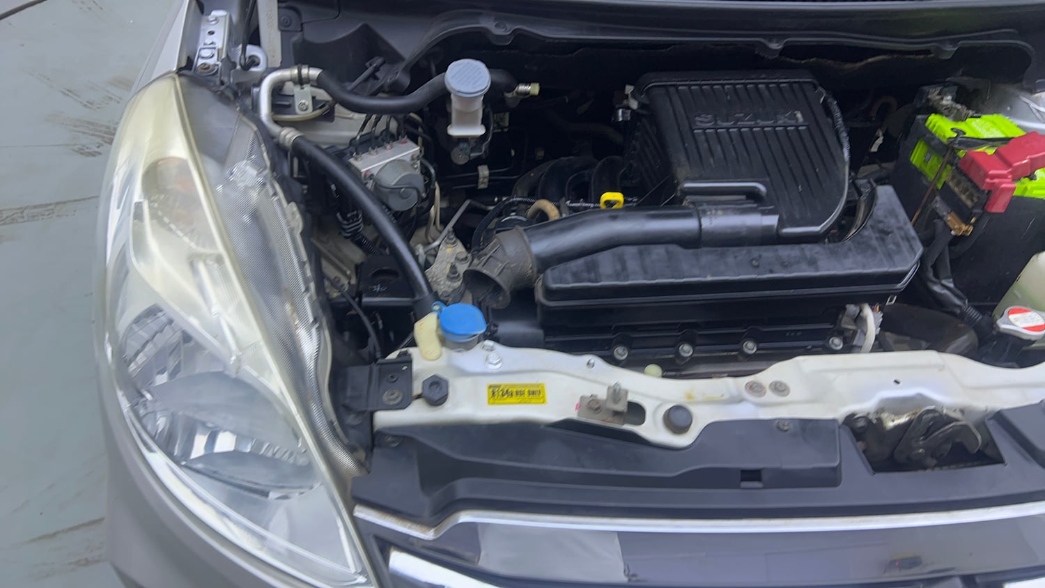 Used 2018 Maruti Suzuki Ertiga ZXI+ Petrol Manual engine ENGINE RIGHT SIDE VIEW