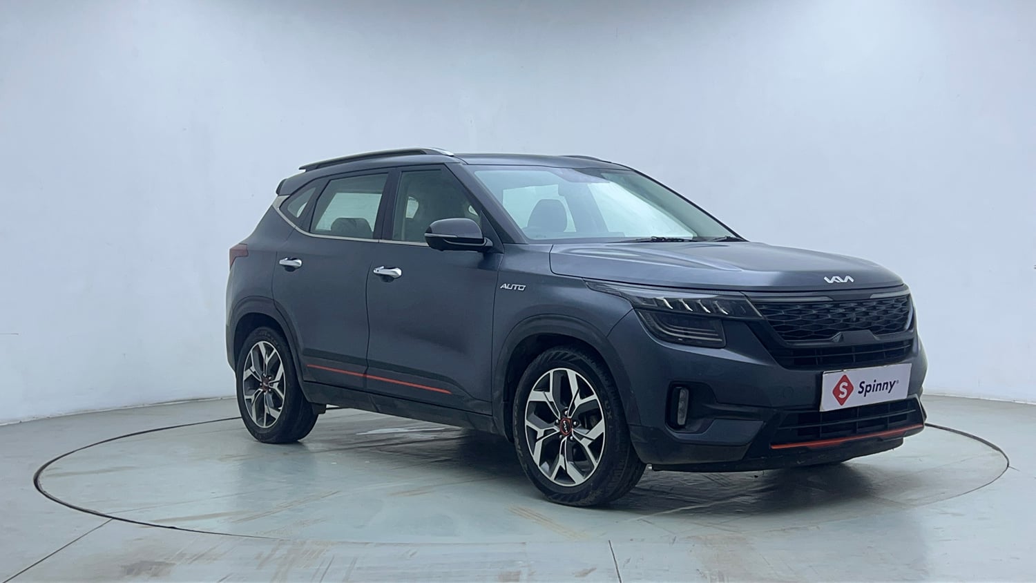 Used 2022 Kia Seltos X Line 1.5 Diesel AT Diesel Automatic exterior RIGHT FRONT CORNER VIEW