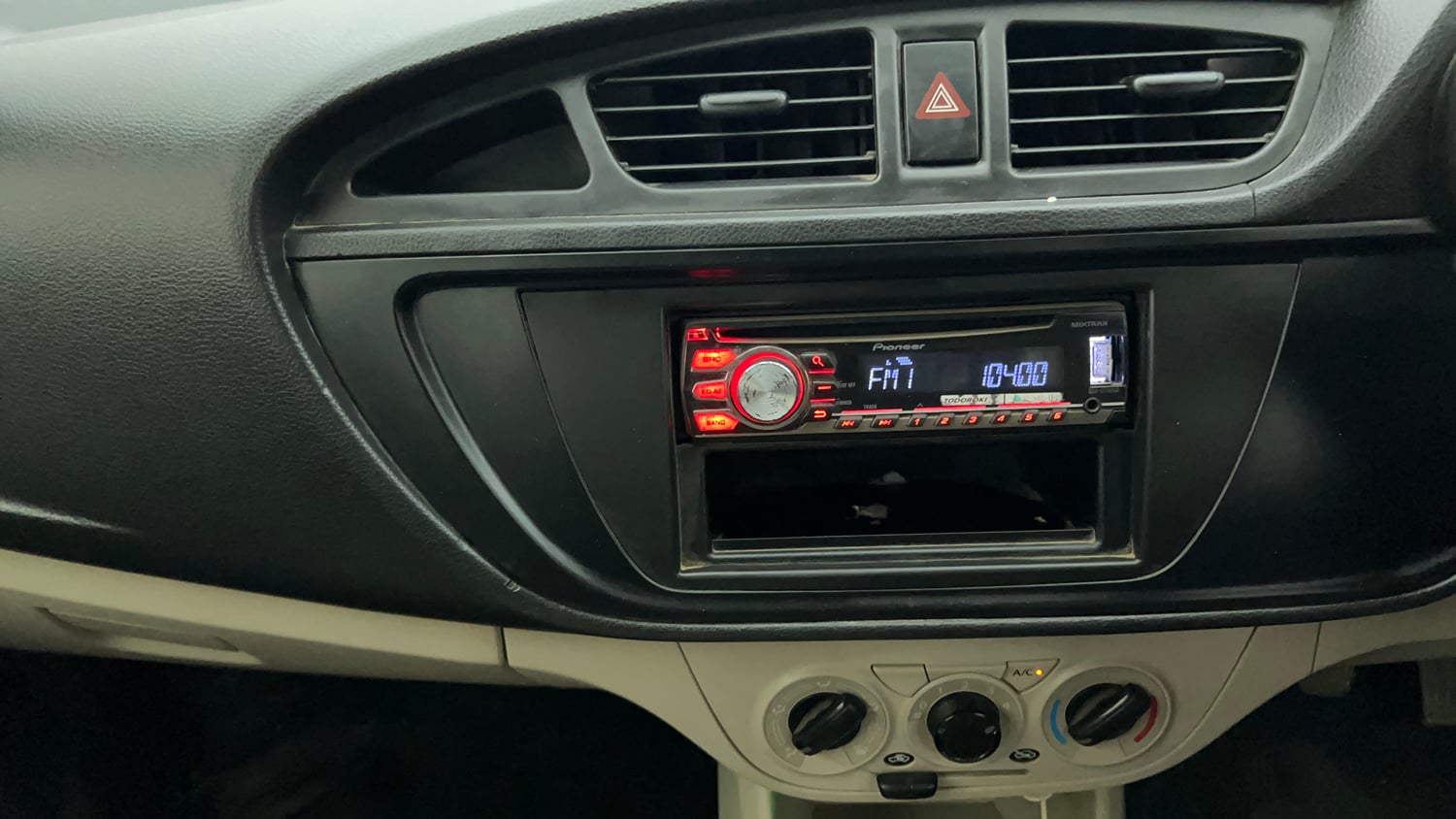 Used 2019 Maruti Suzuki Alto 800 LXi Petrol Manual interior MUSIC SYSTEM & AC CONTROL VIEW
