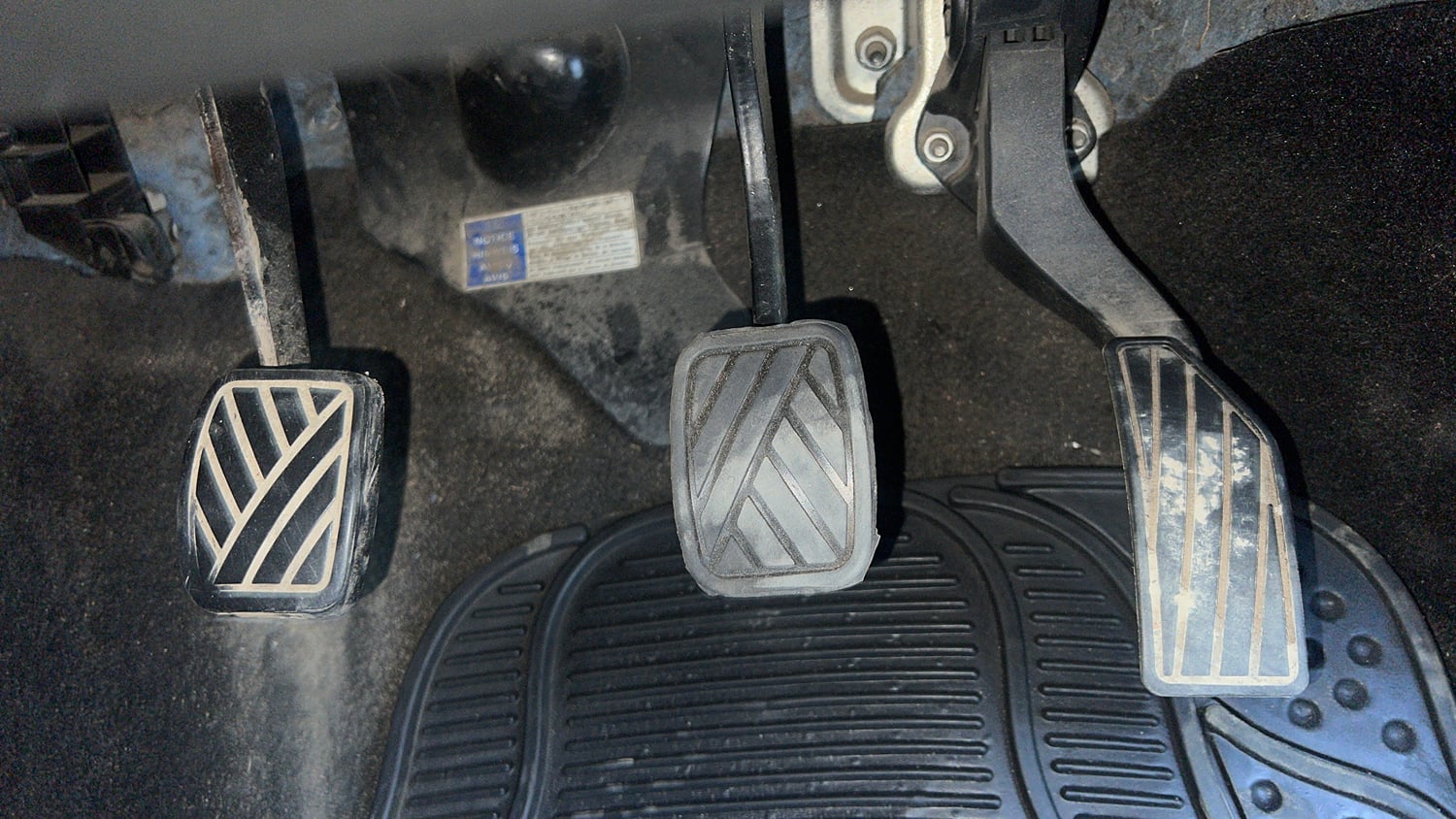 Used 2015 Maruti Suzuki Swift ZXi Petrol Manual interior PEDALS VIEW