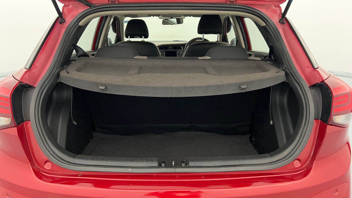 Used 2019 Hyundai Elite i20 Asta 1.2 Petrol Manual interior DICKY INSIDE VIEW