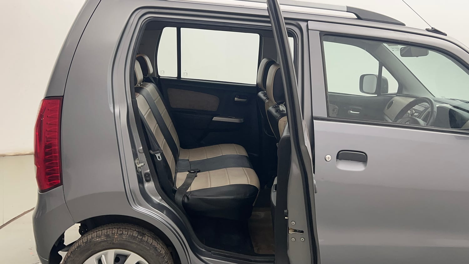 Used 2016 Maruti Suzuki Wagon R VXI Petrol Manual interior RIGHT SIDE REAR DOOR CABIN VIEW