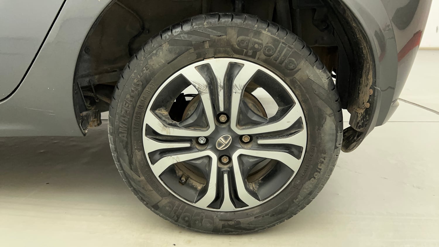 Used 2023 Tata Tiago XT CNG Cng Manual tyres LEFT REAR TYRE RIM VIEW