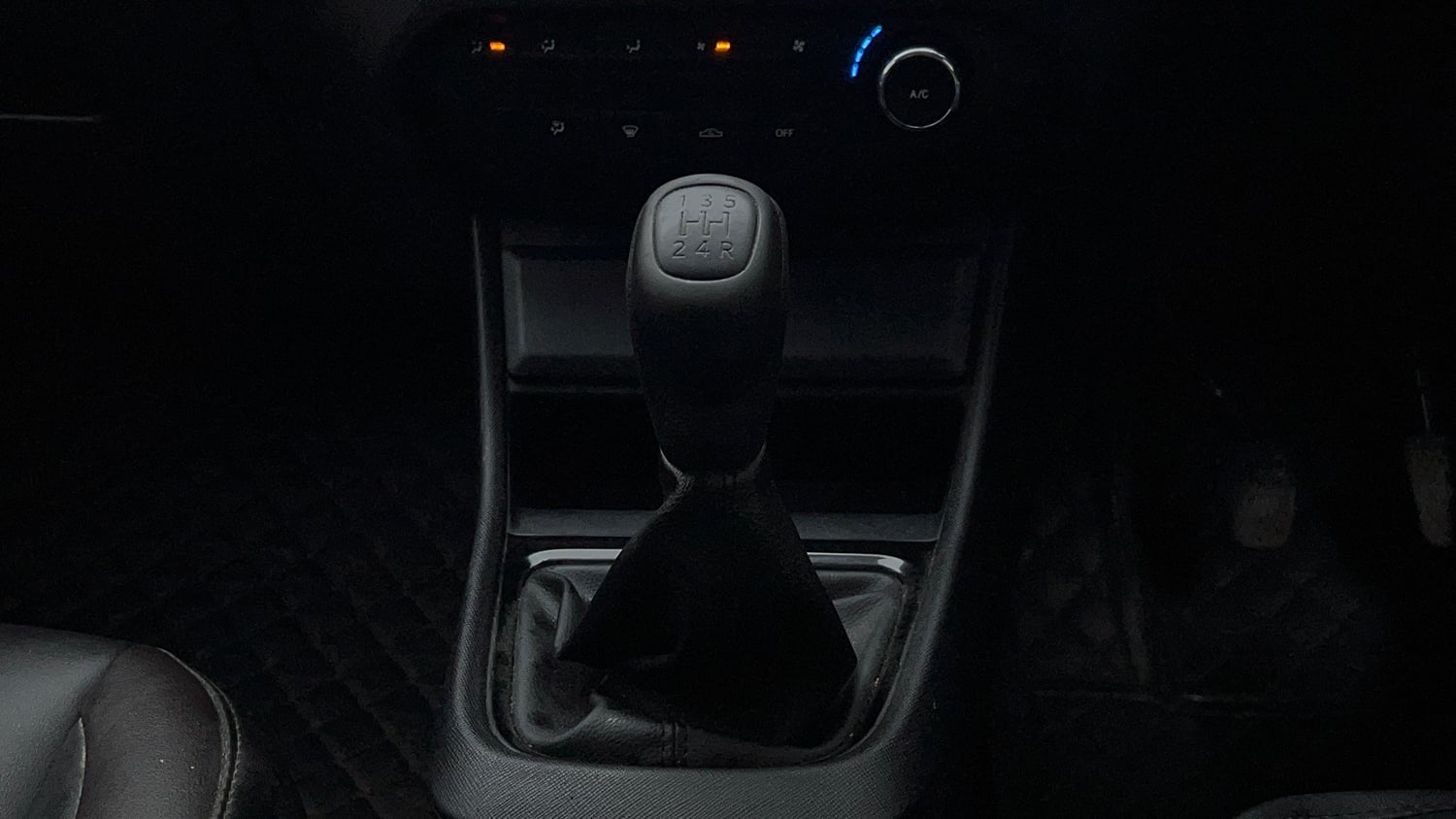 Used 2023 Tata Punch Pure MT Petrol Manual interior GEAR  KNOB VIEW