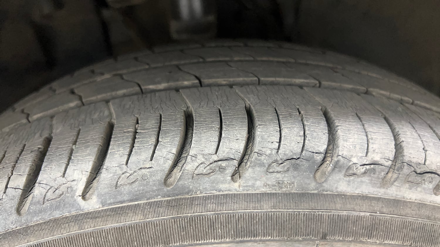 Used 2021 Tata Altroz XZ Petrol Petrol Manual tyres RIGHT FRONT TYRE TREAD VIEW