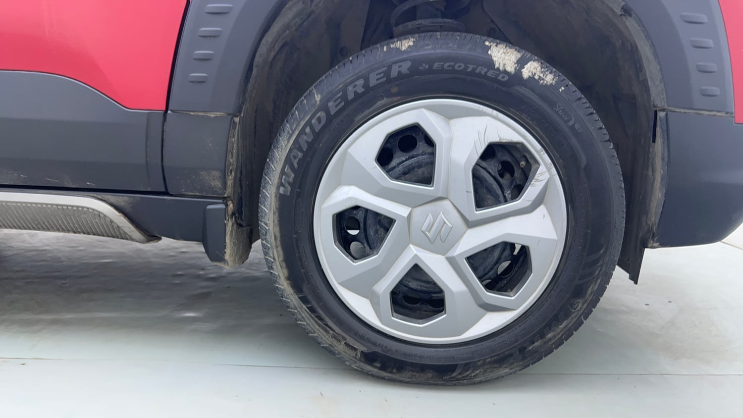 Used 2022 Maruti Suzuki Brezza Vxi AT Petrol Automatic tyres RIGHT FRONT TYRE RIM VIEW