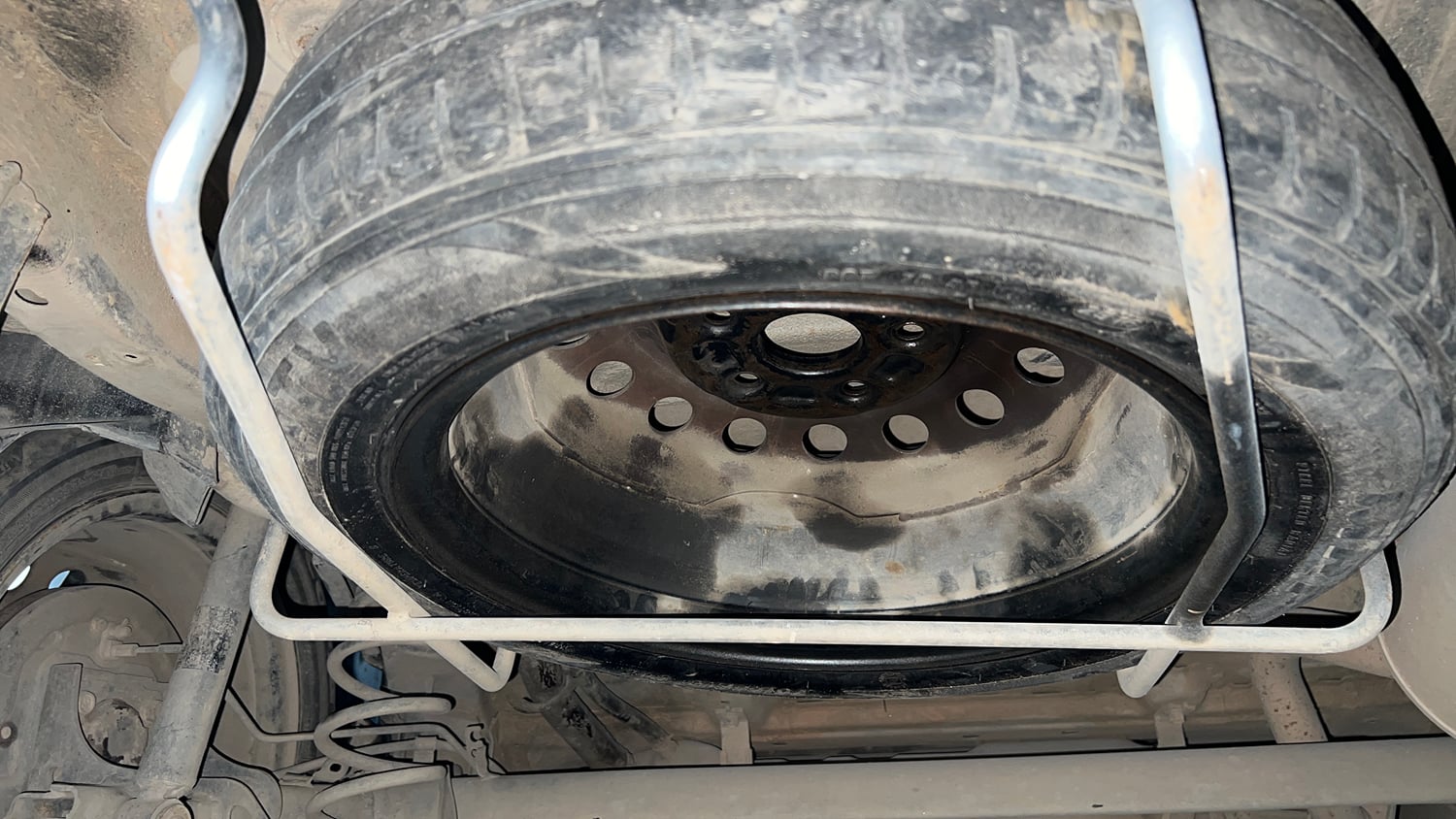 Used 2013 Maruti Suzuki Ertiga Vxi Petrol Manual tyres SPARE TYRE VIEW