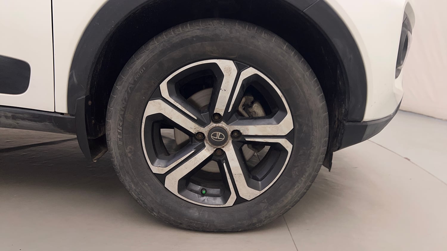 Used 2023 Tata Nexon XM Diesel Diesel Manual tyres RIGHT FRONT TYRE RIM VIEW