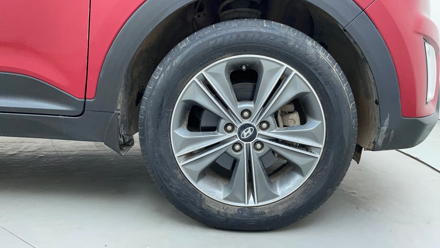 Used 2017 Hyundai Creta 1.6 SX Plus AT Petrol Petrol Automatic tyres RIGHT FRONT TYRE RIM VIEW