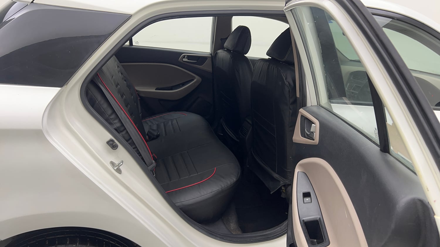 Used 2016 Hyundai Elite i20 Sportz 1.2 Petrol Manual interior RIGHT SIDE REAR DOOR CABIN VIEW