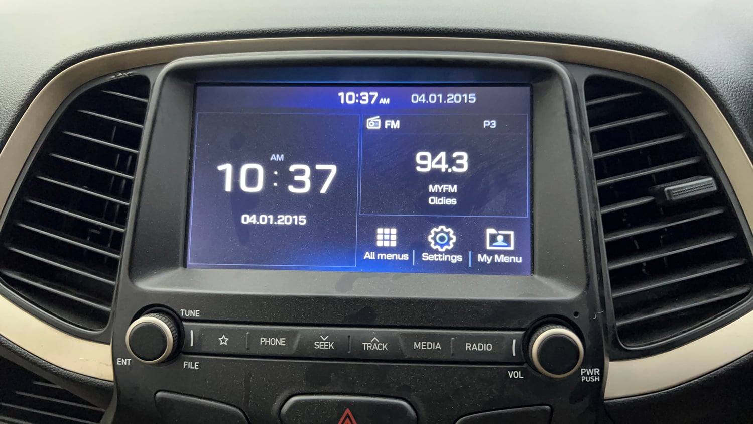 Used 2020 Hyundai Santro Sportz CNG Cng Manual top_features Integrated (in-dash) music system