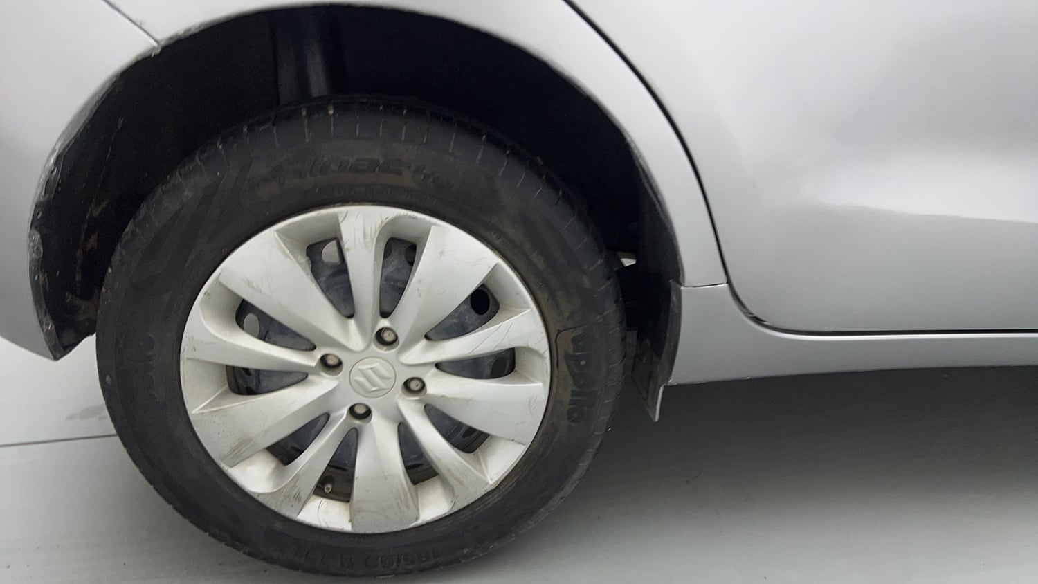 Used 2018 Maruti Suzuki Baleno Delta 1.2 Petrol Manual tyres RIGHT REAR TYRE RIM VIEW