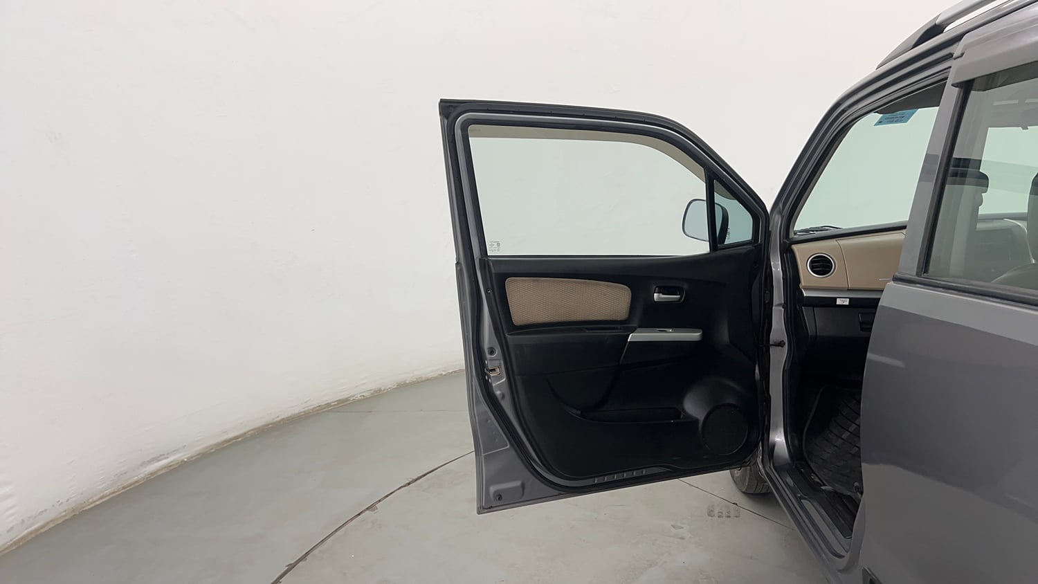 Used 2017 Maruti Suzuki Wagon R LXI CNG Cng Manual interior LEFT FRONT DOOR OPEN VIEW