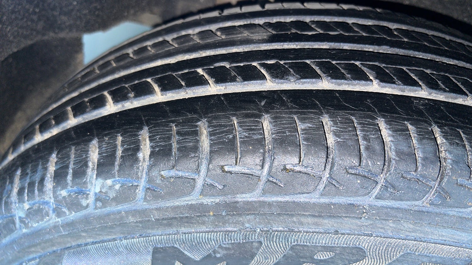 Used 2018 Maruti Suzuki Baleno Delta 1.2 Petrol Manual tyres RIGHT REAR TYRE TREAD VIEW
