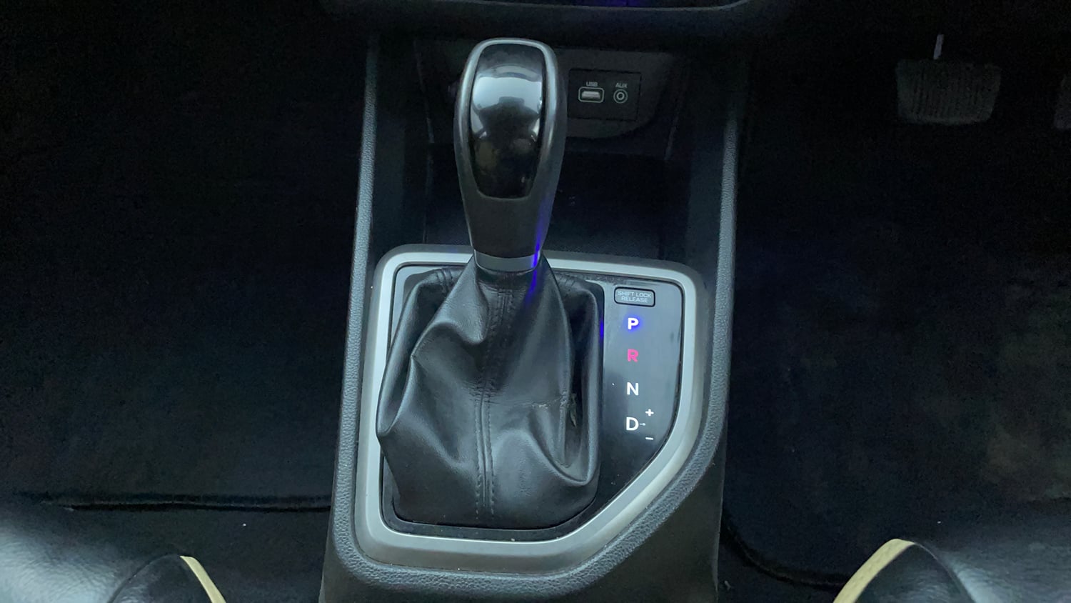 Used 2017 Hyundai Creta 1.6 SX Plus AT Petrol Petrol Automatic interior GEAR  KNOB VIEW