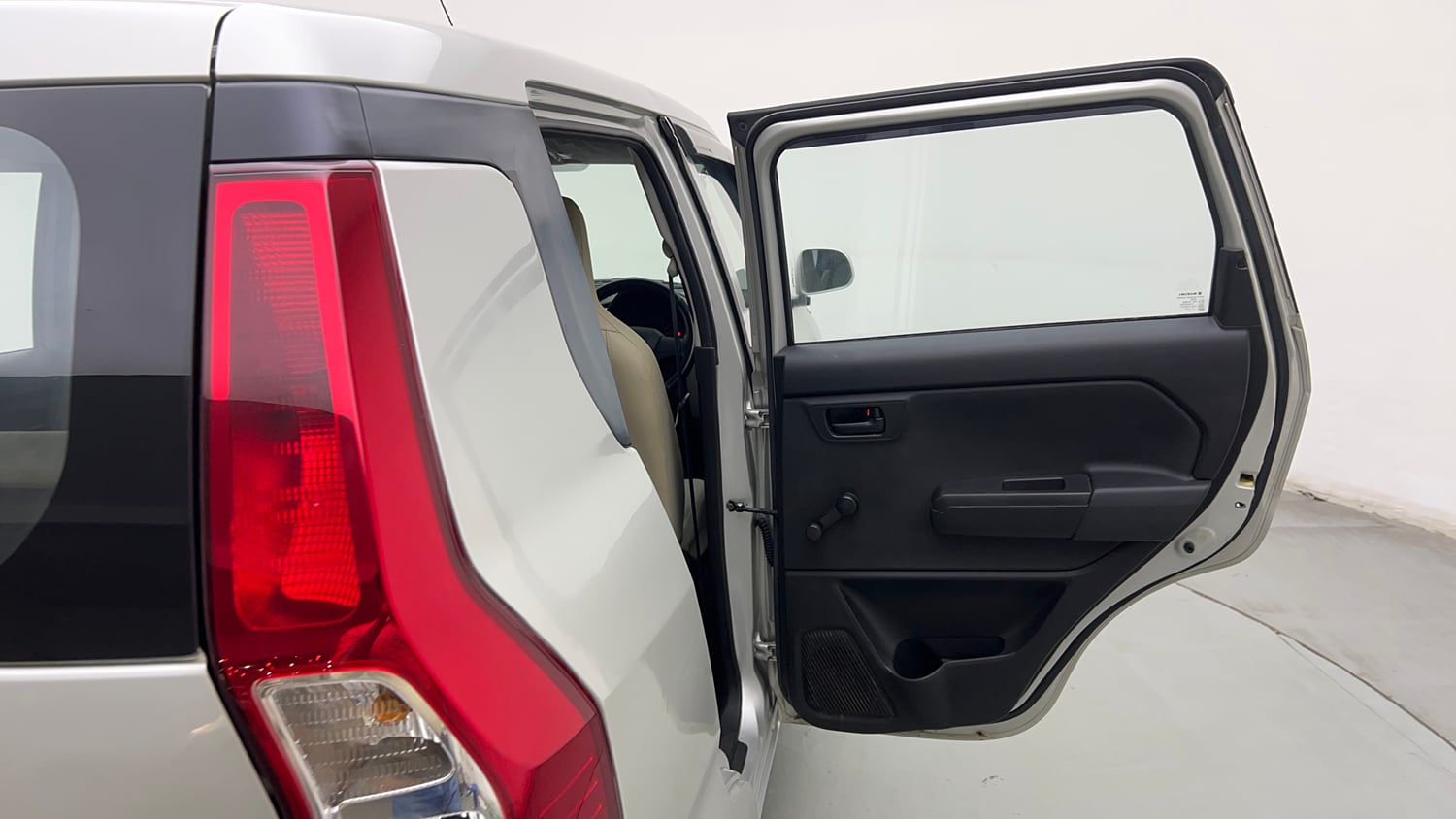 Used 2022 Maruti Suzuki Wagon R LXI 1.0 CNG Cng Manual interior RIGHT REAR DOOR OPEN VIEW