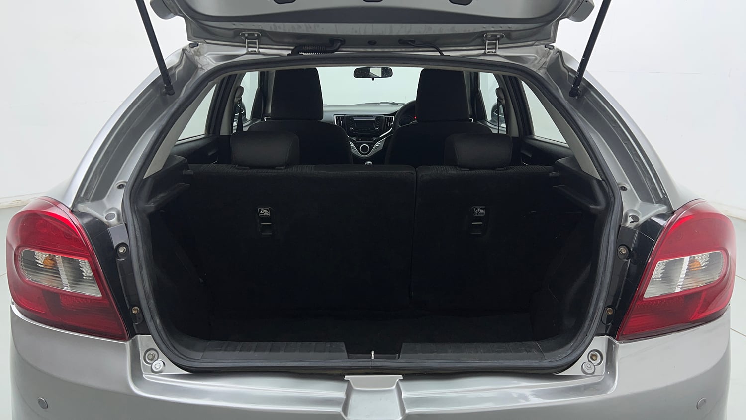 Used 2019 Maruti Suzuki Baleno Delta 1.2 Petrol Manual interior DICKY INSIDE VIEW