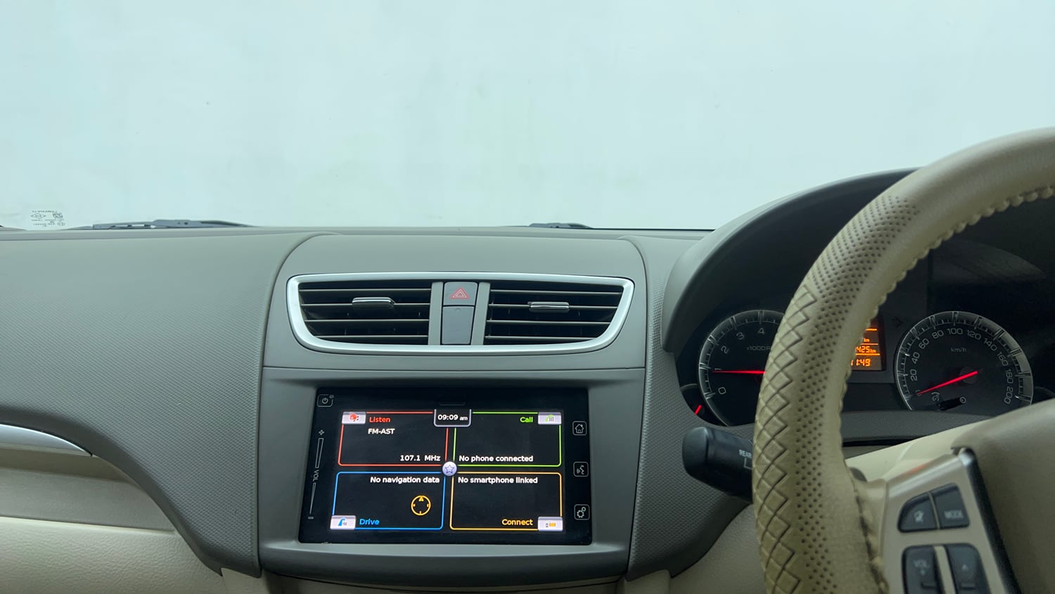 Used 2018 Maruti Suzuki Ertiga ZXI+ Petrol Manual top_features Touch screen infotainment system