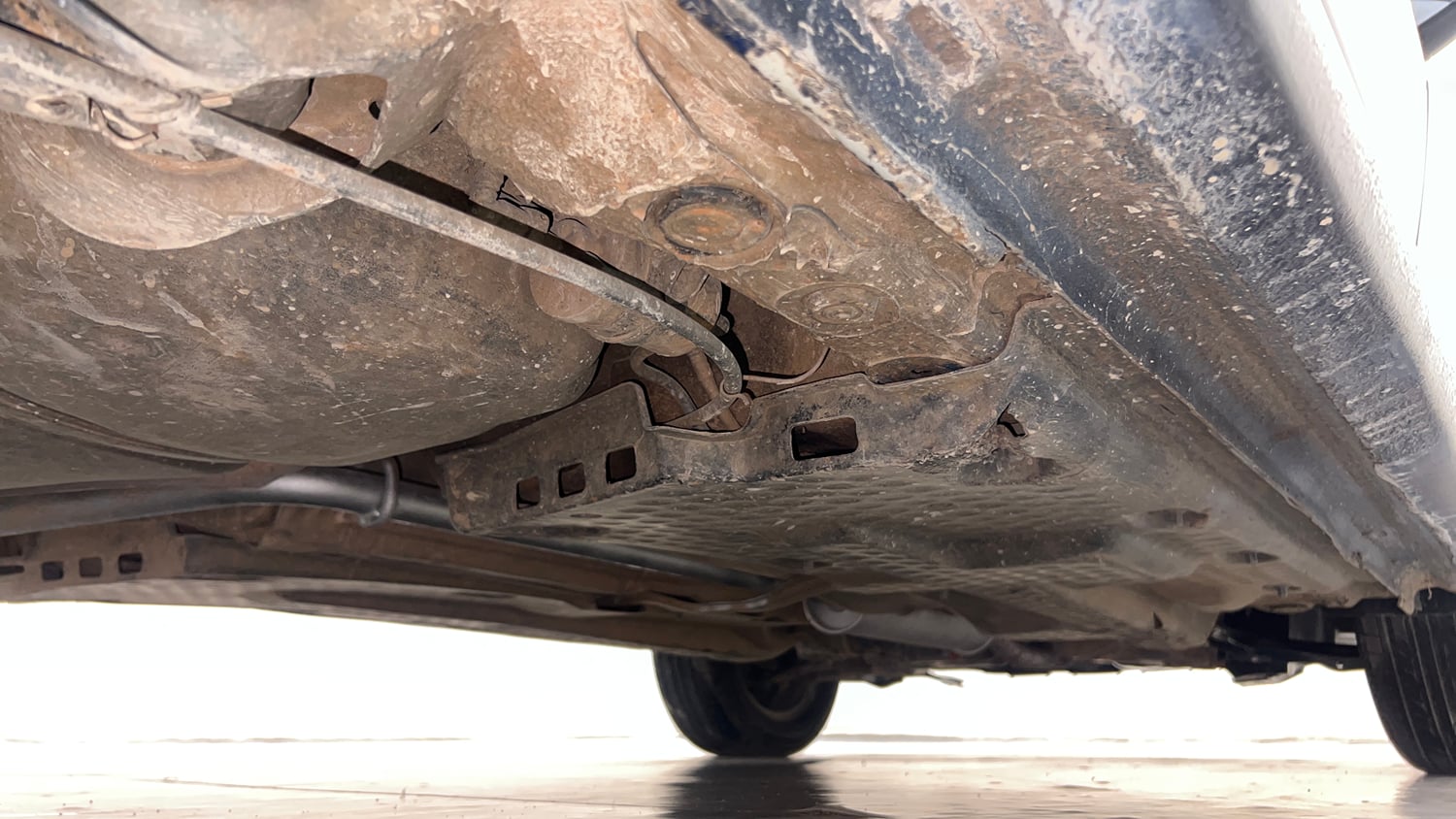Used 2013 Volkswagen Polo Comfortline 1.2L (P) Petrol Manual extra REAR RIGHT UNDERBODY VIEW