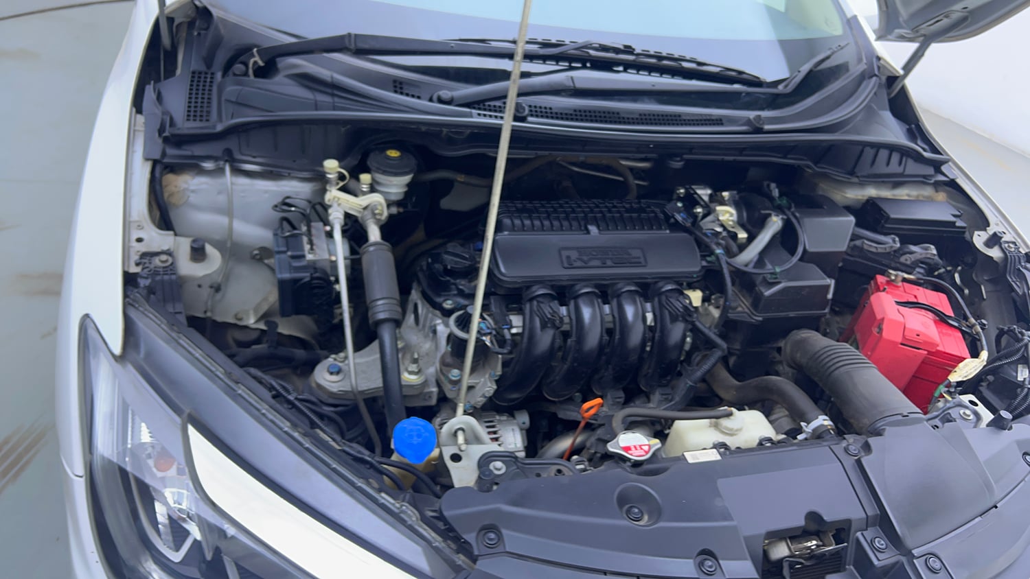 Used 2019 Honda City V CVT Petrol Petrol Automatic engine ENGINE RIGHT SIDE VIEW