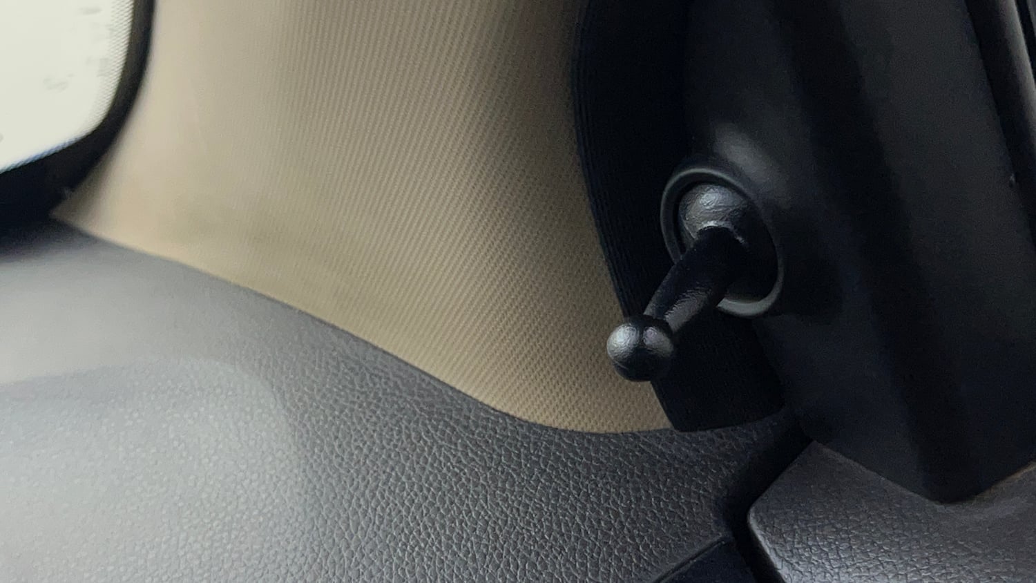 Used 2014 Hyundai Eon Magna + Petrol Manual top_features Adjustable ORVM