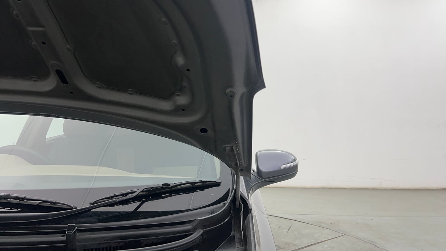 Used 2018 Hyundai Elite i20 Asta 1.2 Petrol Manual engine ENGINE LEFT SIDE HINGE & APRON VIEW
