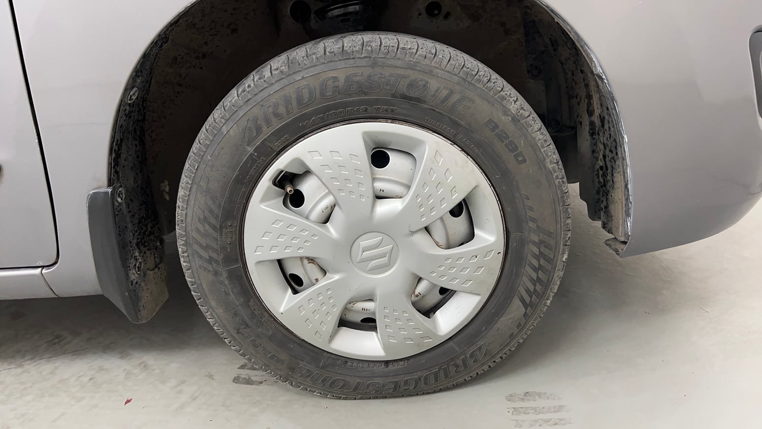Used 2017 Maruti Suzuki Wagon R LXI CNG Cng Manual tyres RIGHT FRONT TYRE RIM VIEW