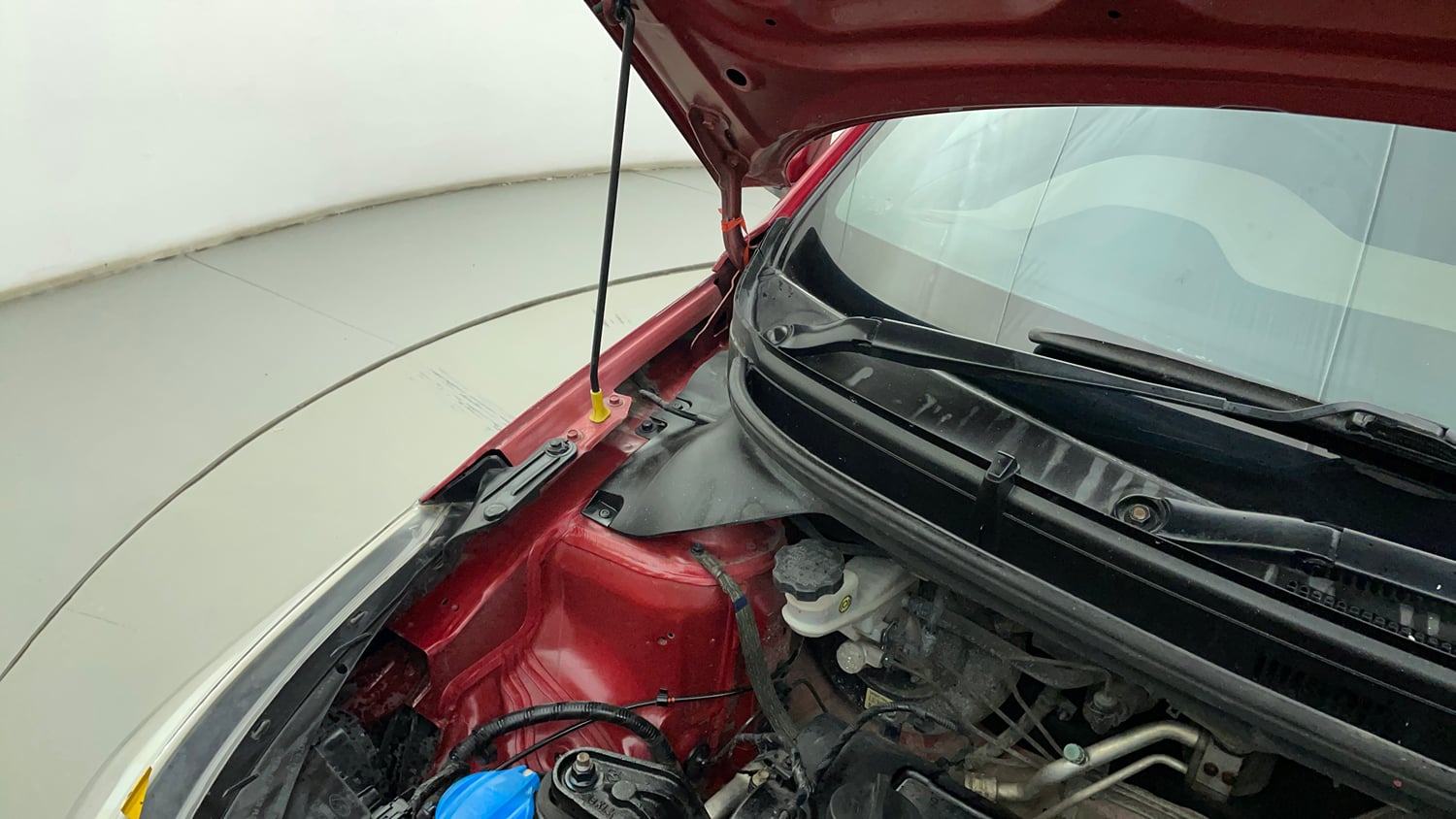 Used 2017 Hyundai Elite i20 Asta 1.2 (O) Petrol Manual engine ENGINE RIGHT SIDE HINGE & APRON VIEW