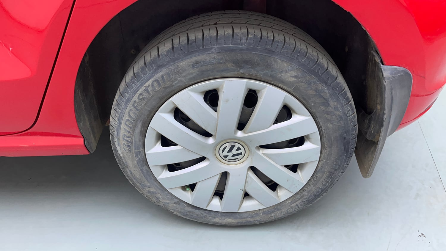 Used 2016 Volkswagen Polo Comfortline 1.2L (P) Petrol Manual tyres LEFT REAR TYRE RIM VIEW