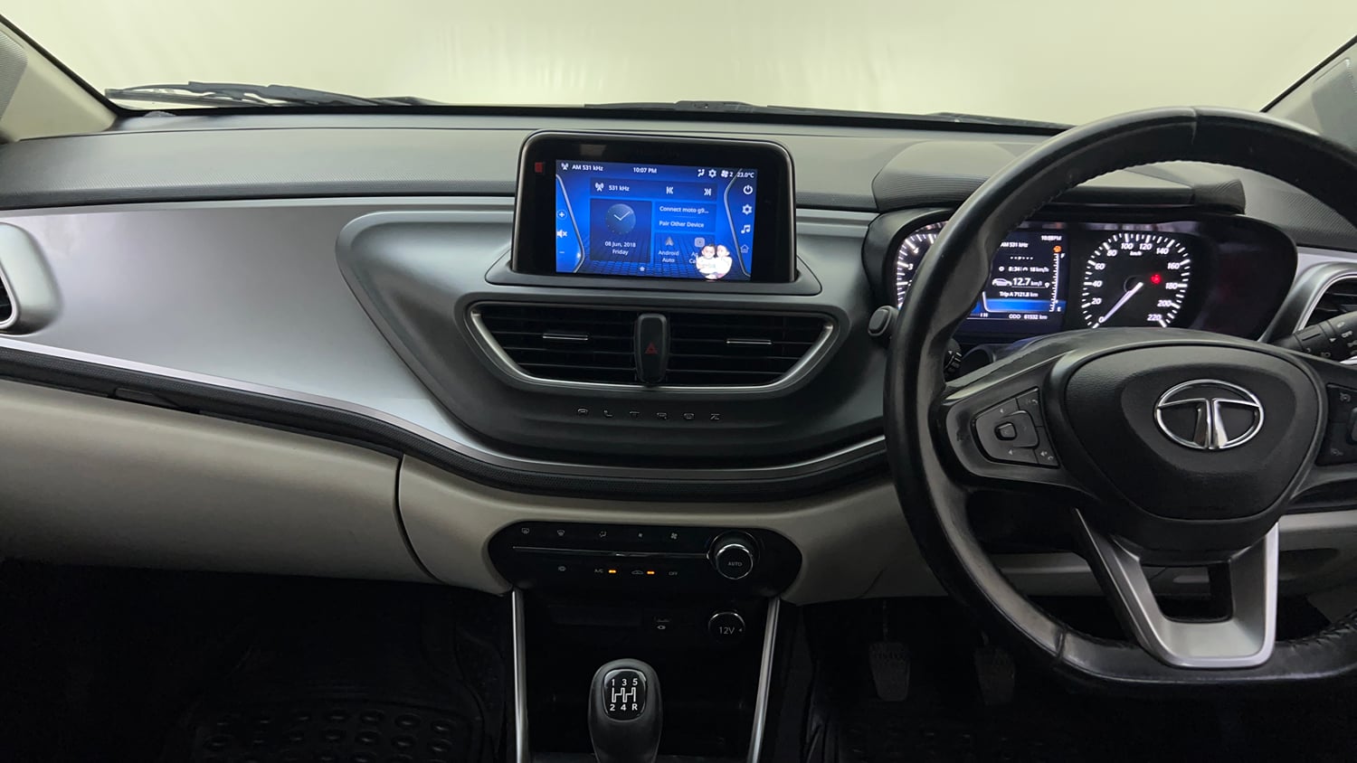 Used 2022 Tata Altroz XZ Plus Diesel Diesel Manual interior MUSIC SYSTEM & AC CONTROL VIEW
