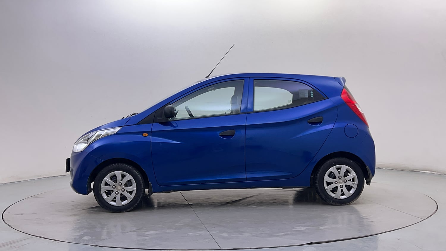 Used 2014 Hyundai Eon Magna + Petrol Manual exterior LEFT SIDE VIEW
