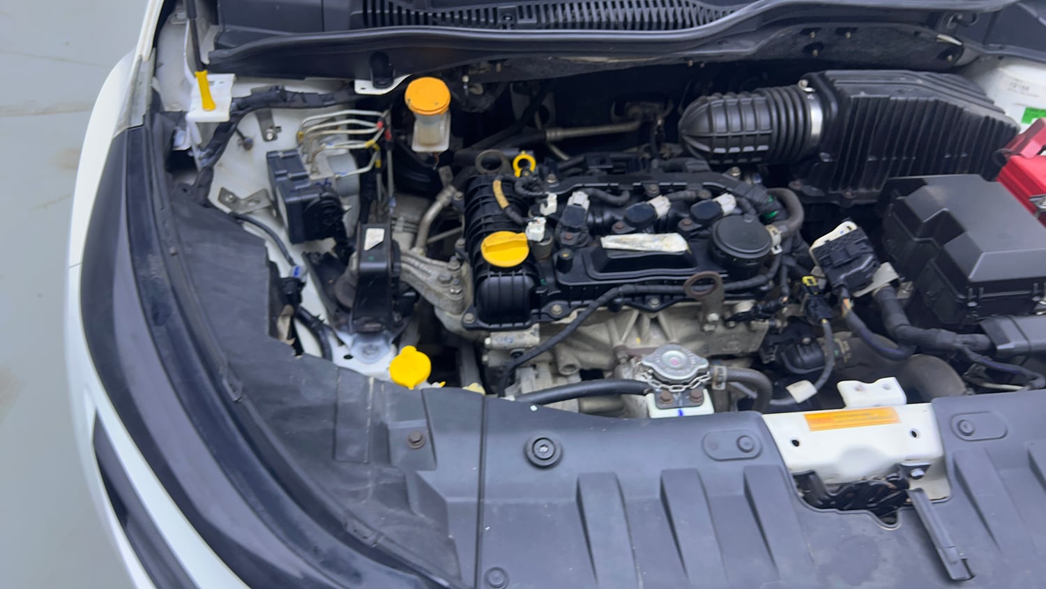 Used 2021 Tata Altroz XM Petrol Petrol Manual engine ENGINE RIGHT SIDE VIEW