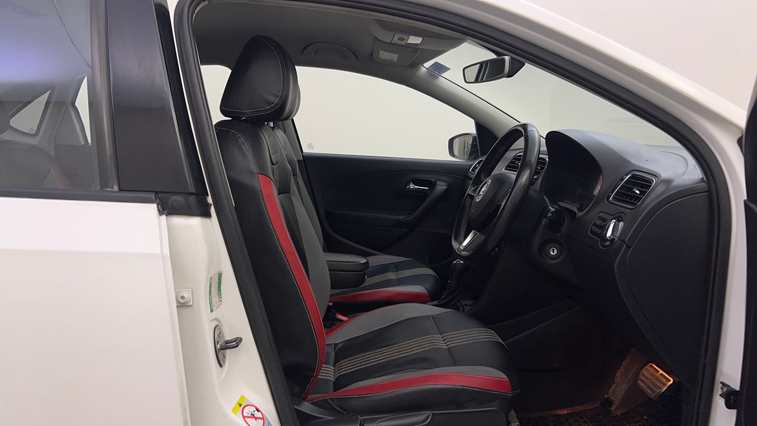 Used 2018 Skoda Rapid Style 1.6 MPI AT Petrol Automatic interior RIGHT SIDE FRONT DOOR CABIN VIEW