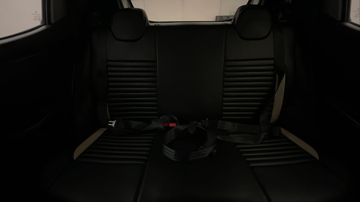 Used 2018 Renault Kwid 1.0 RXL Petrol Manual interior REAR SEAT CONDITION VIEW