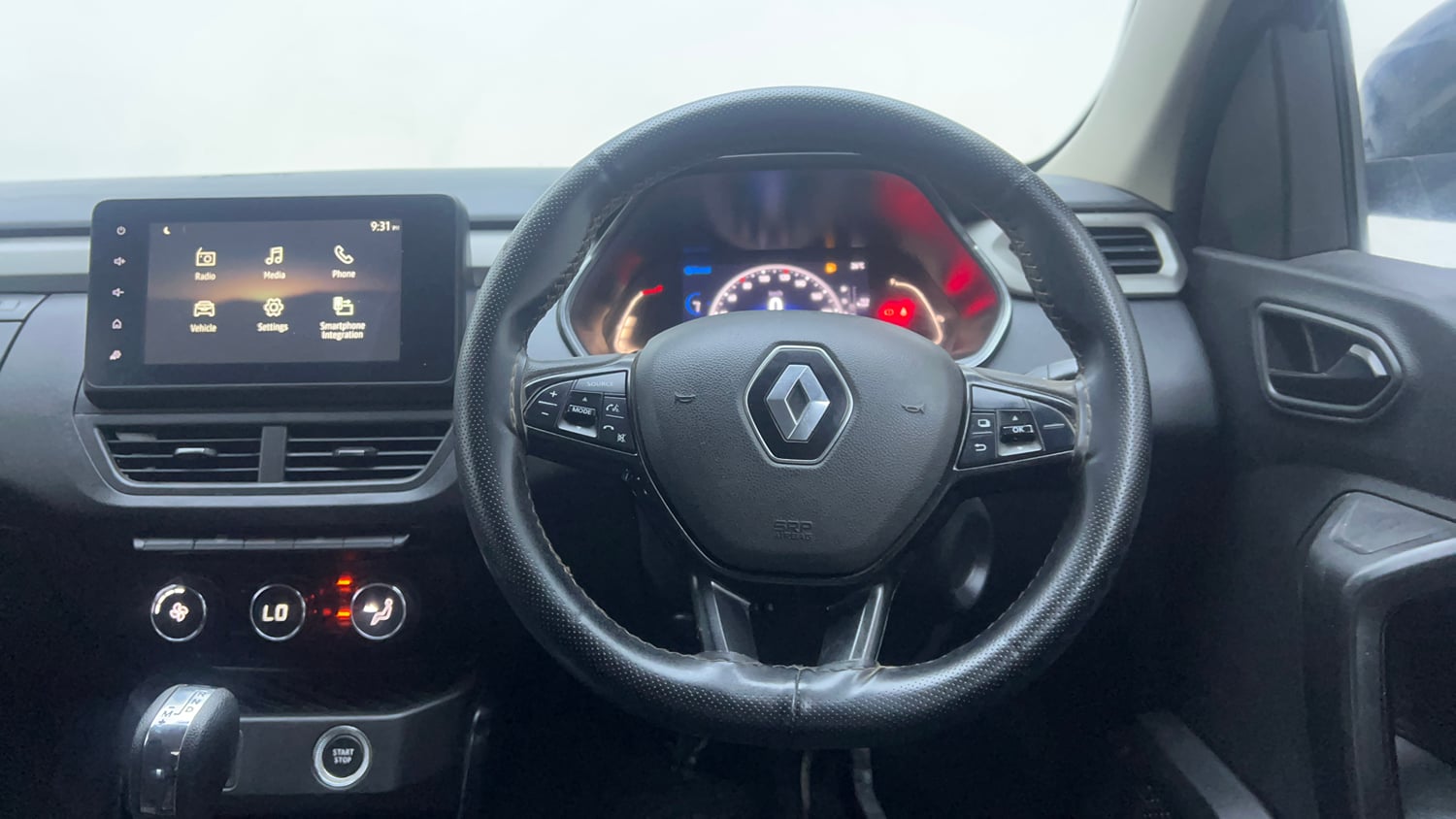 Used 2022 Renault Kiger RXZ AMT Petrol Automatic interior STEERING VIEW